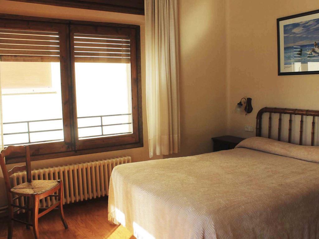 Hostal Rita Belvedere Пучсерда Экстерьер фото