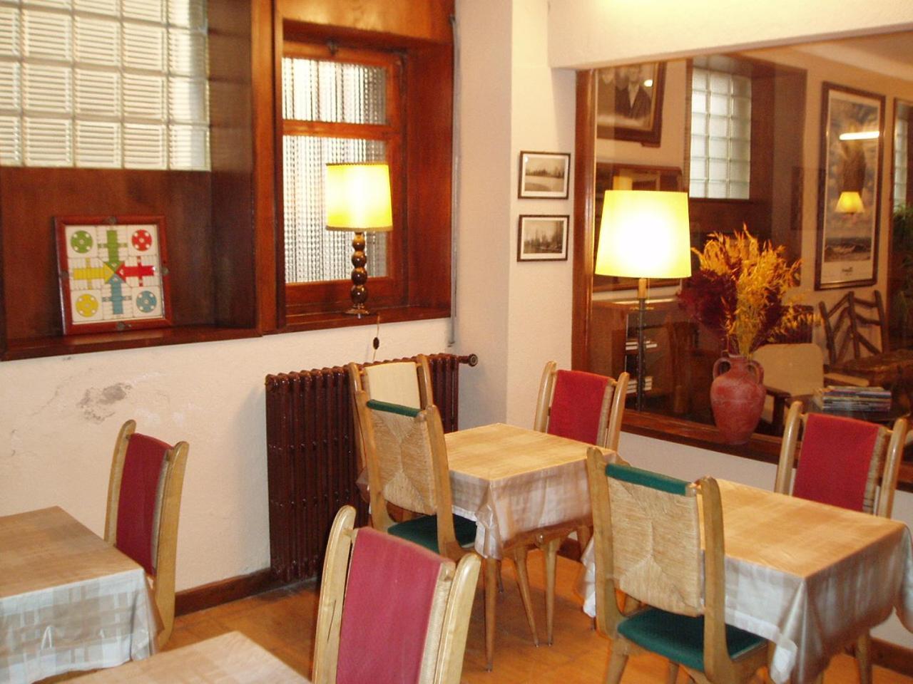 Hostal Rita Belvedere Пучсерда Экстерьер фото